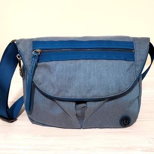 Lululemon bag